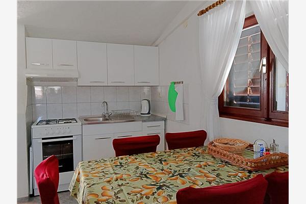 Apartment A1, for 5 persons