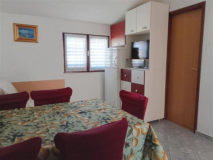 Apartment A1, for 5 persons