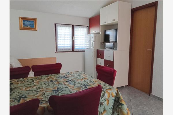 Apartment A1, for 5 persons