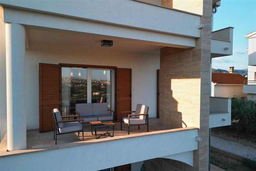 Apartment Antique view Solin