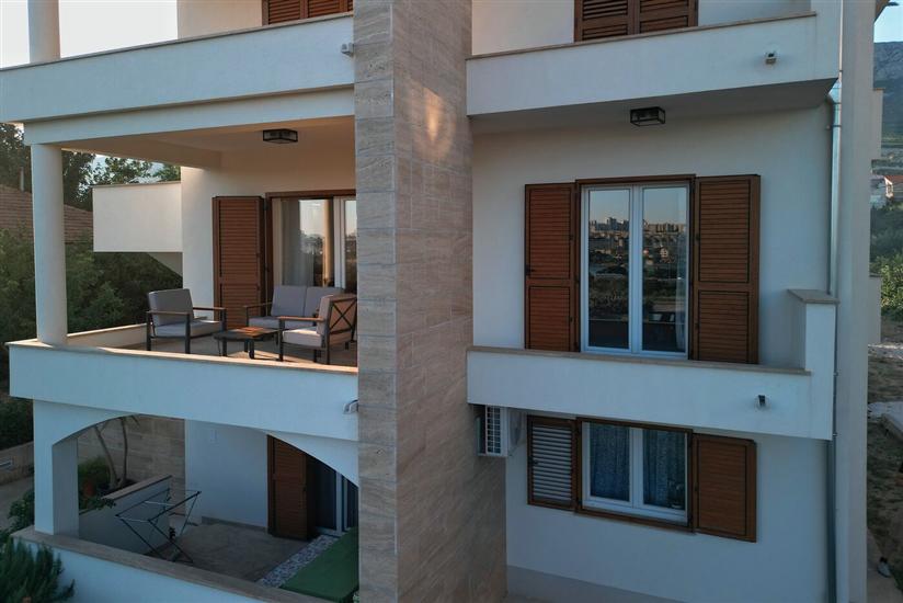 Apartment Antique view Solin