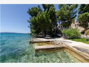 Apartment In the shadow Zaboric (Sibenik), Size 50.00 m2, Airline distance to the sea 50 m