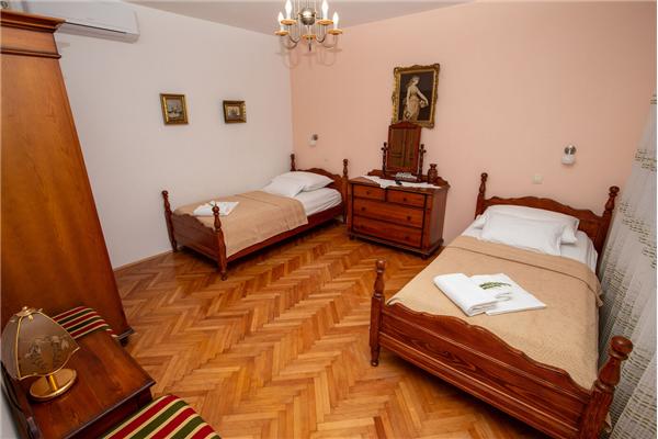 House K1, for 8 persons