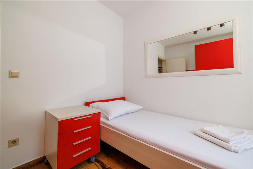 Apartment A5, for 5 persons