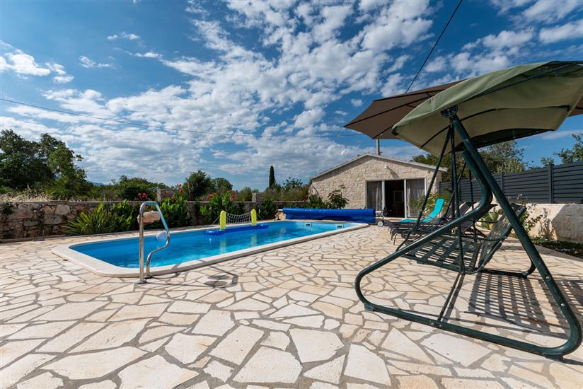 House Skarpini Dvori Peaceful Retreat