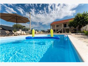 House Skarpini Dvori Peaceful Retreat Oklaj, Stone house, Size 60.00 m2, Accommodation with pool