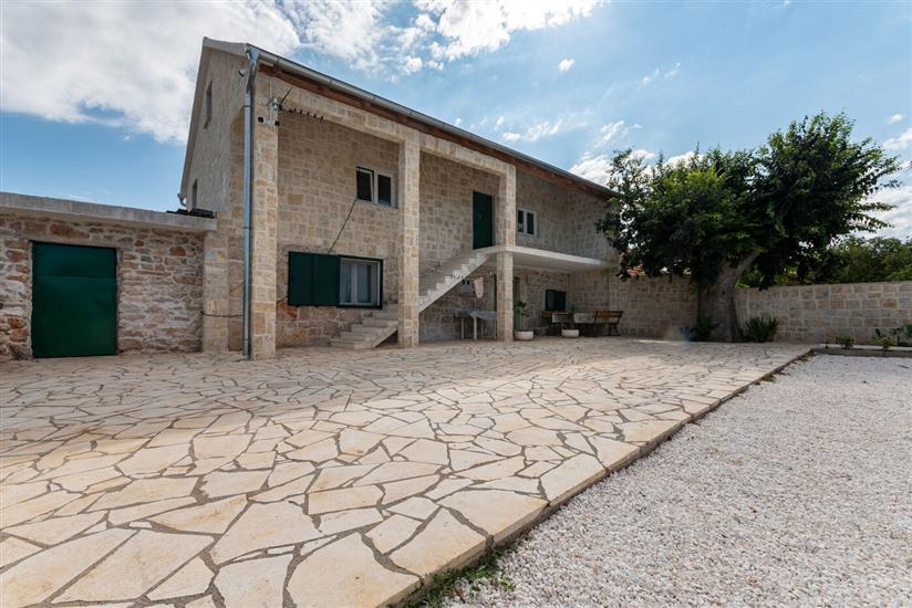 House Skarpini Dvori Peaceful Retreat