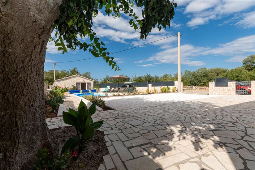 House Skarpini Dvori Peaceful Retreat