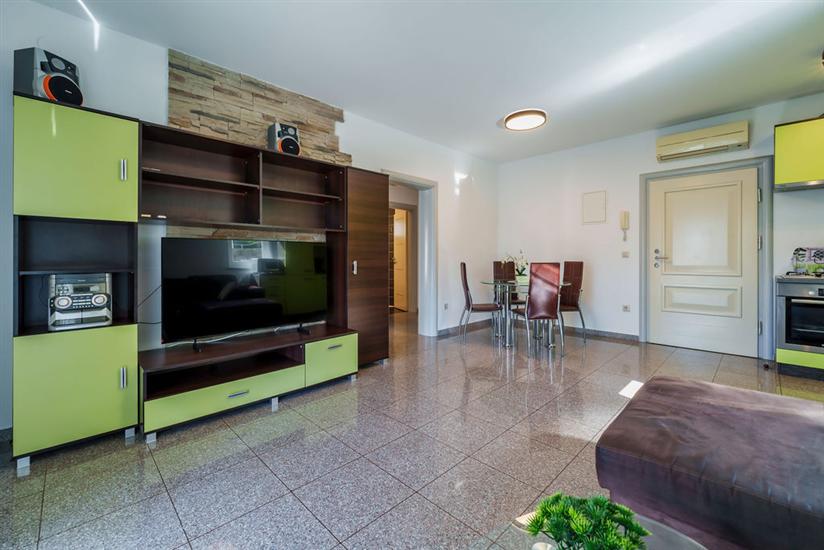 House A1, for 10 persons