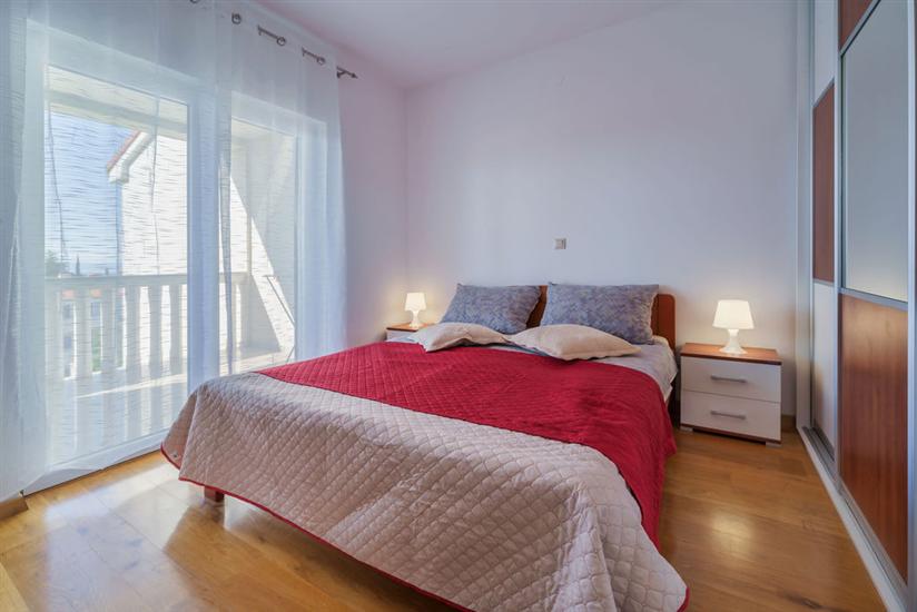 House A1, for 10 persons