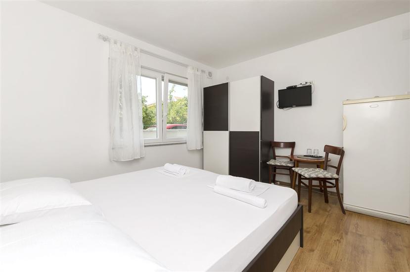 Room S3, for 2 persons