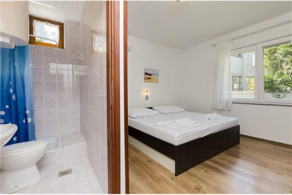 Room S3, for 2 persons