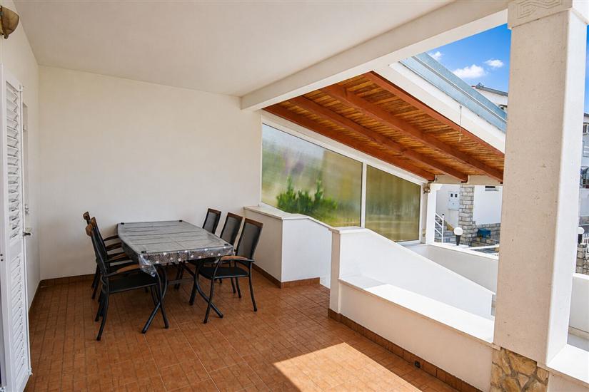 Apartment A1, for 5 persons