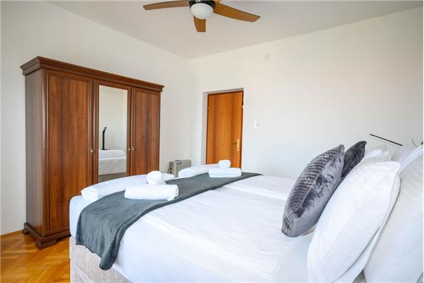 Apartment A1, for 6 persons