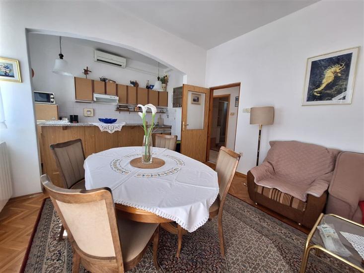Apartment A1, for 5 persons