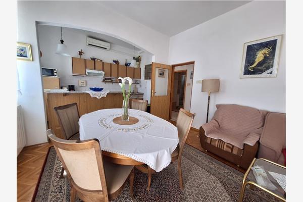 Apartment A1, for 5 persons