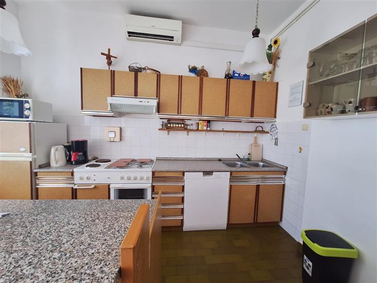 Apartment A1, for 5 persons