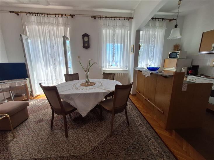 Apartment A1, for 5 persons