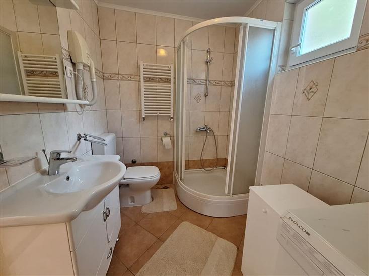 Apartment A1, for 5 persons