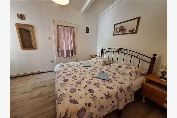 Apartment A1, for 5 persons