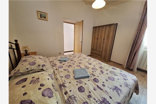 Apartment A1, for 5 persons