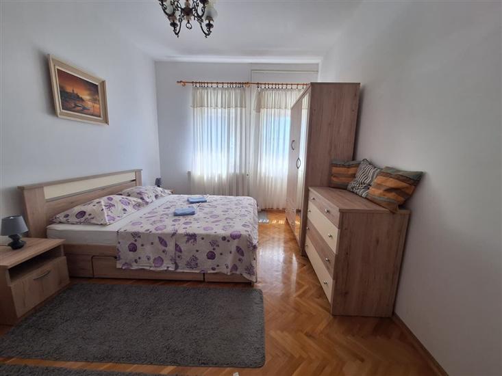 Apartment A1, for 5 persons