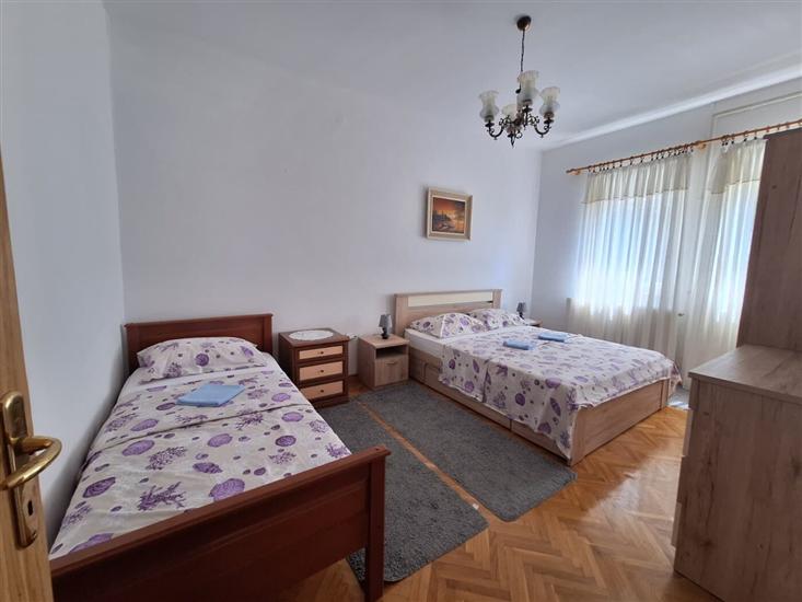 Apartment A1, for 5 persons