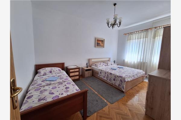 Apartment A1, for 5 persons