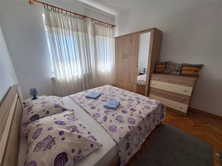 Apartment A1, for 5 persons