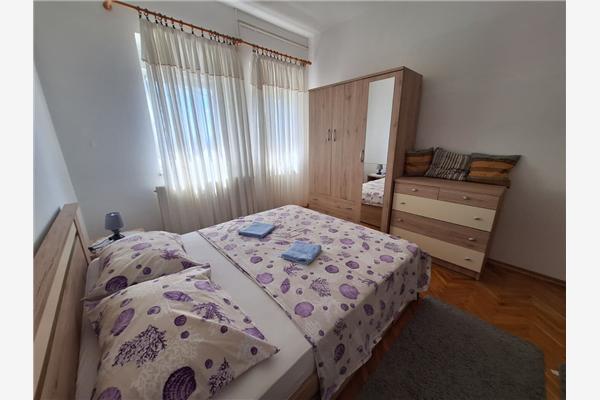 Apartment A1, for 5 persons