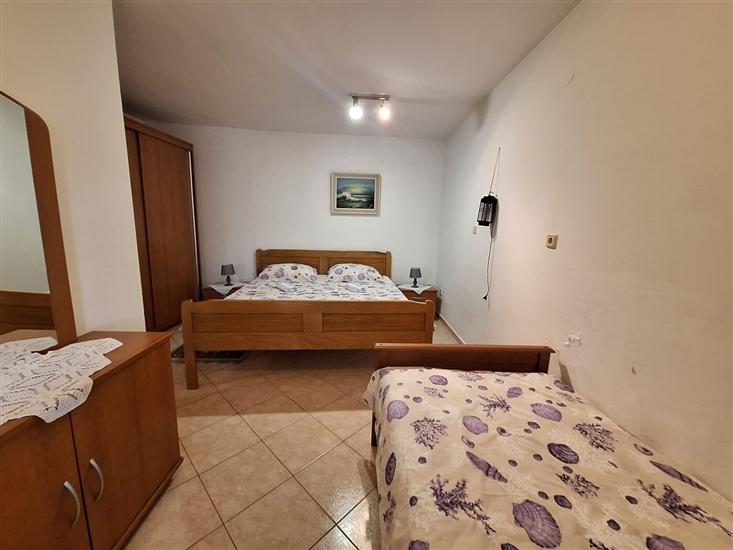 Apartment A2, for 3 persons