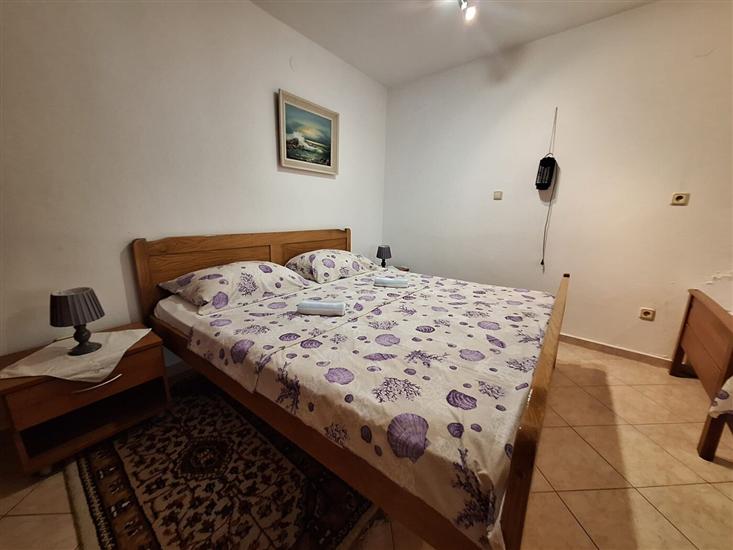 Apartment A2, for 3 persons