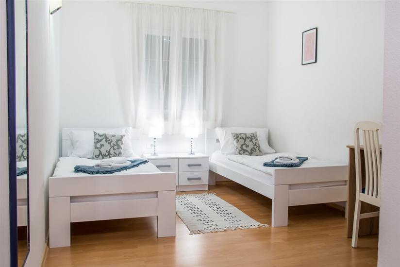 Room S205, for 2 persons