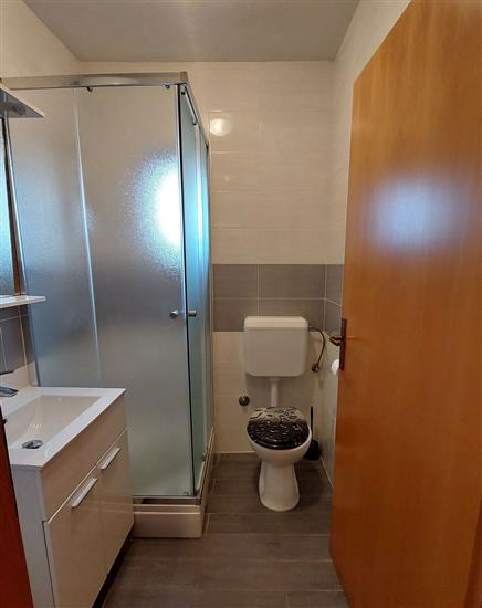 Apartment A2, for 5 persons