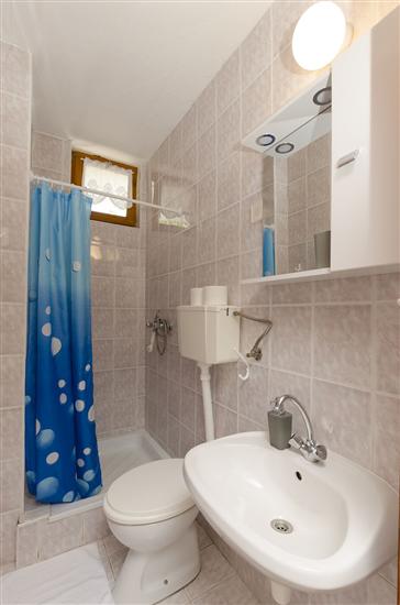 Room S2, for 3 persons