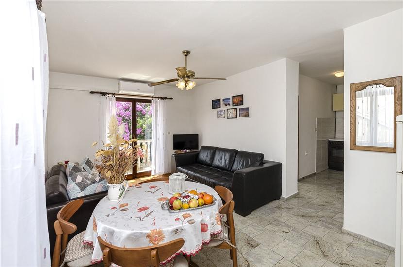 Apartment A2, for 4 persons