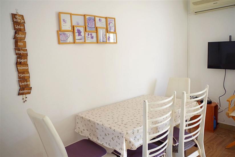 Apartment A4, for 6 persons