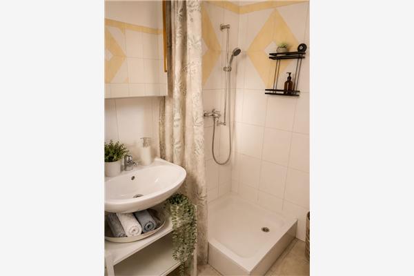 Apartment A6, for 6 persons