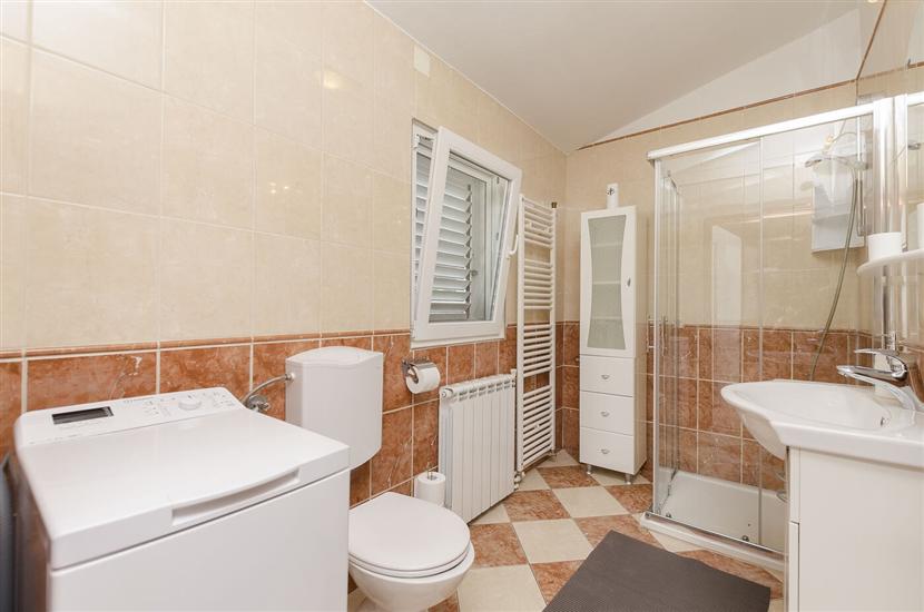 Apartment A3, for 5 persons