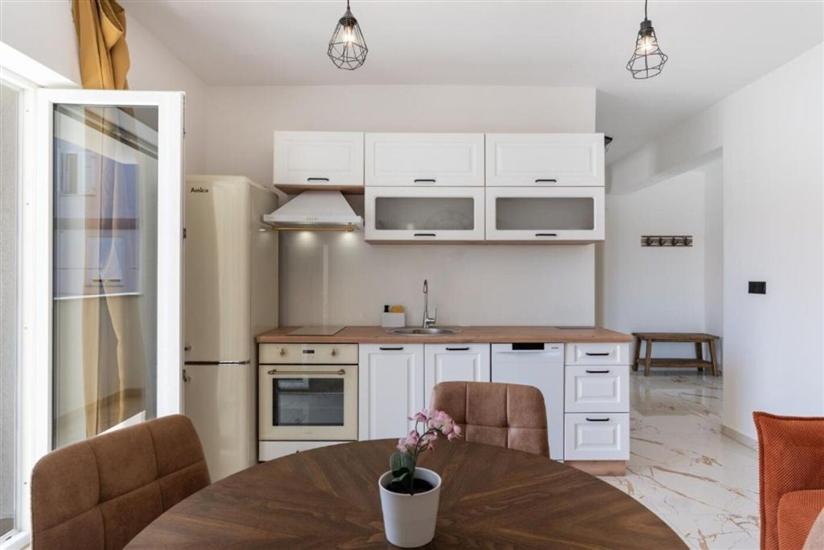 Apartment A5, for 5 persons