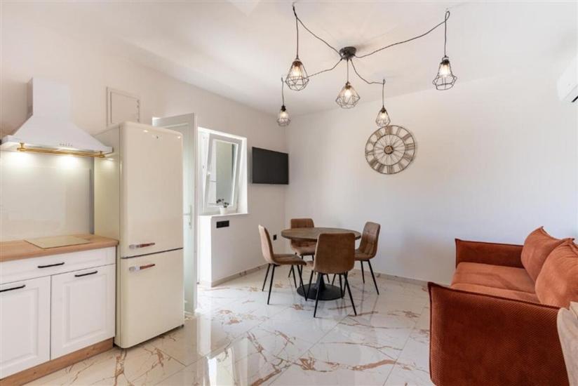 Apartment A6, for 4 persons