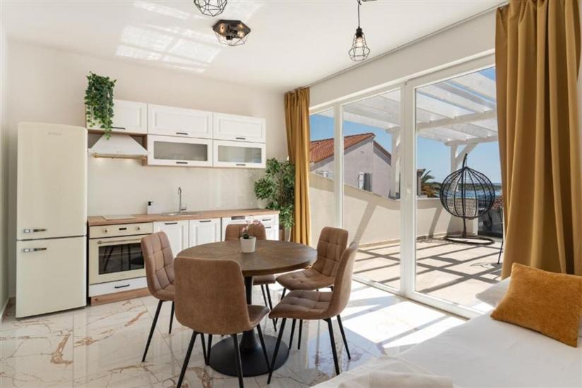 Apartment A8, for 5 persons