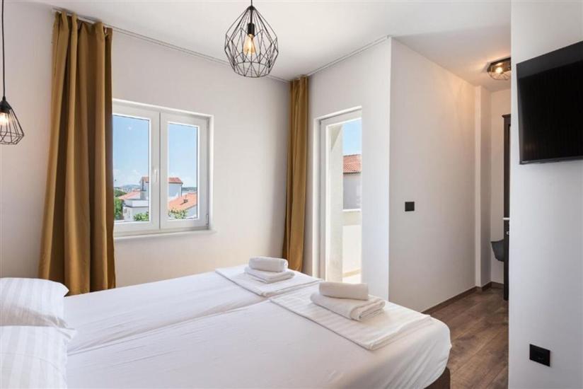 Apartment A8, for 5 persons