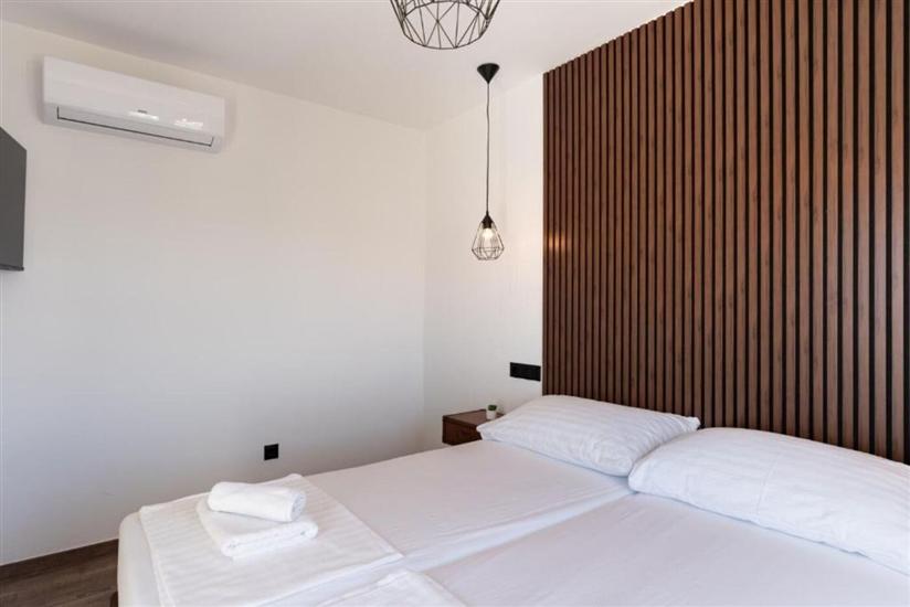 Apartment A8, for 5 persons