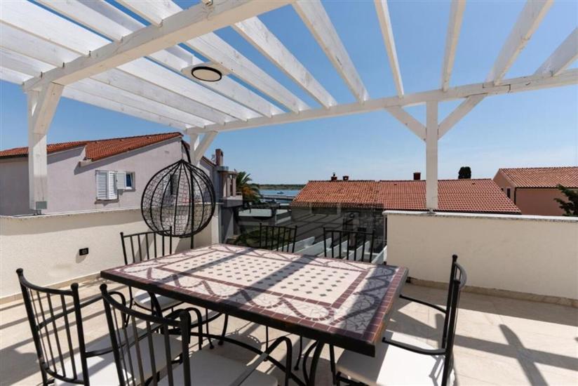 Apartment A8, for 5 persons