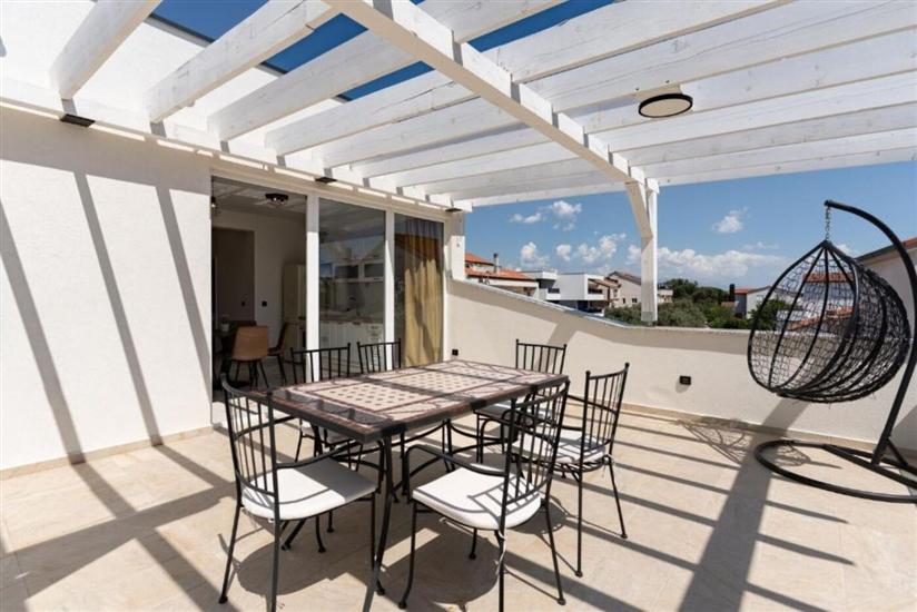 Apartment A8, for 5 persons