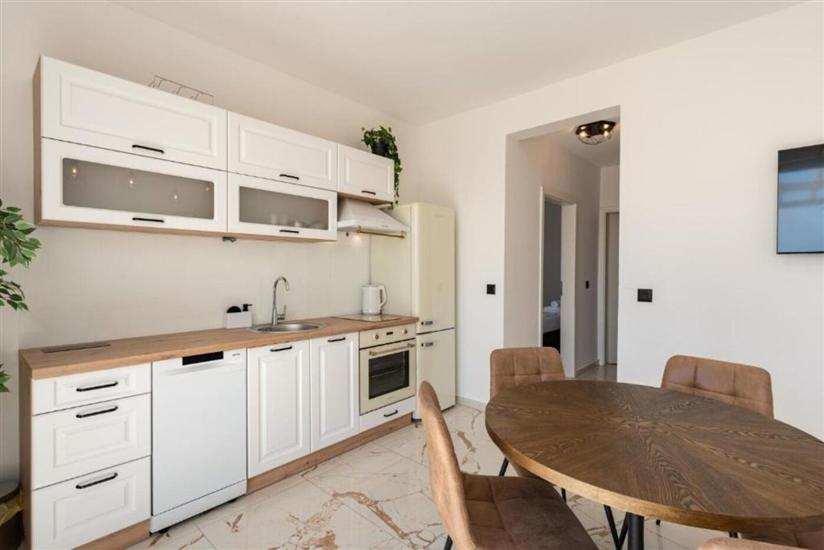 Apartment A9, for 5 persons