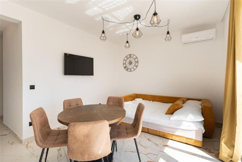 Apartment A9, for 5 persons