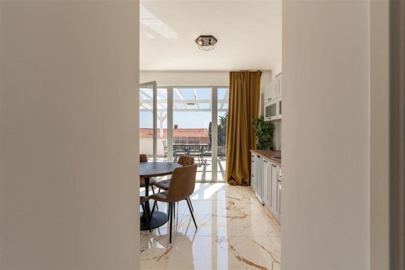Apartment A9, for 5 persons