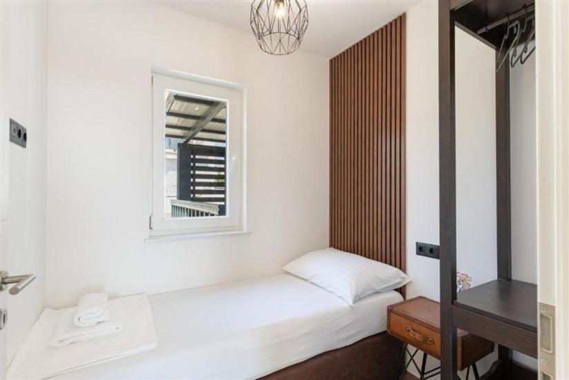Apartment A9, for 5 persons